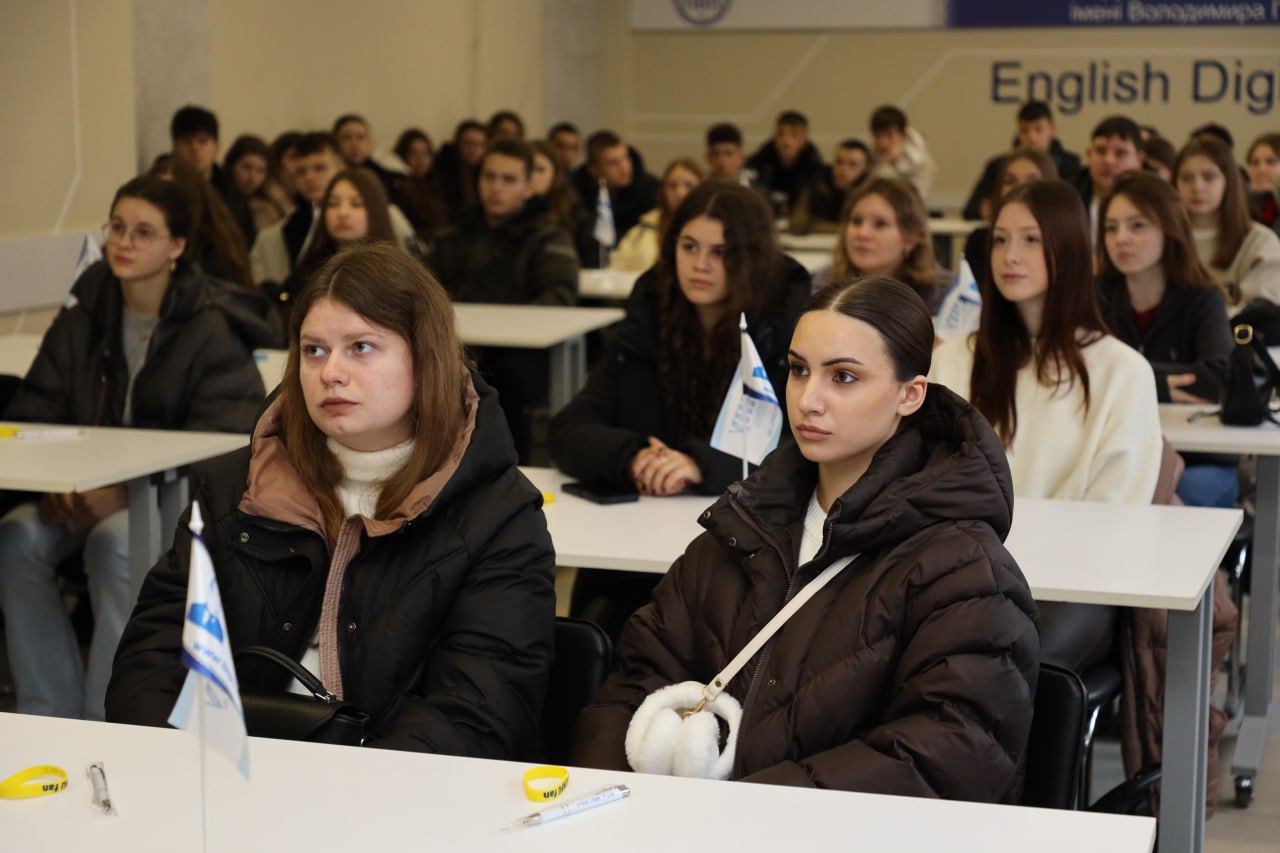 Учні Копичинецької громади, що відвідали ТНПУ Uchni_Kopychynetskoi_hromady_shcho_vidvidaly_TNPU
